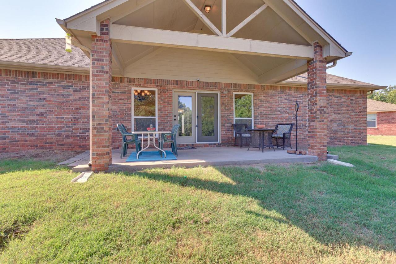 Quaint Noble Home 6 Mi To University Of Oklahoma! ノーマン エクステリア 写真