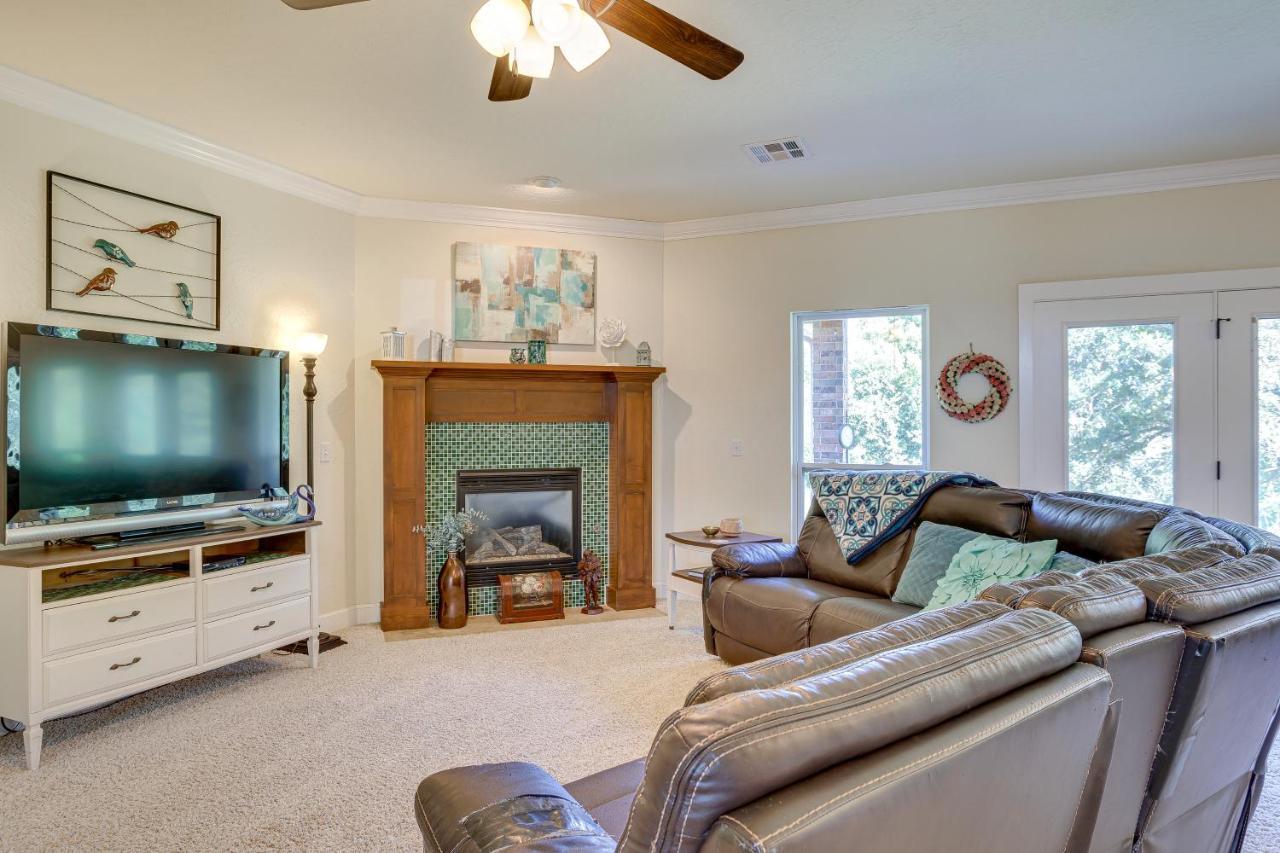 Quaint Noble Home 6 Mi To University Of Oklahoma! ノーマン エクステリア 写真